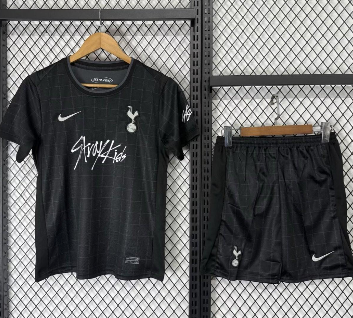 25/26 Kids Tottenham Hotspur X StrayKids Away