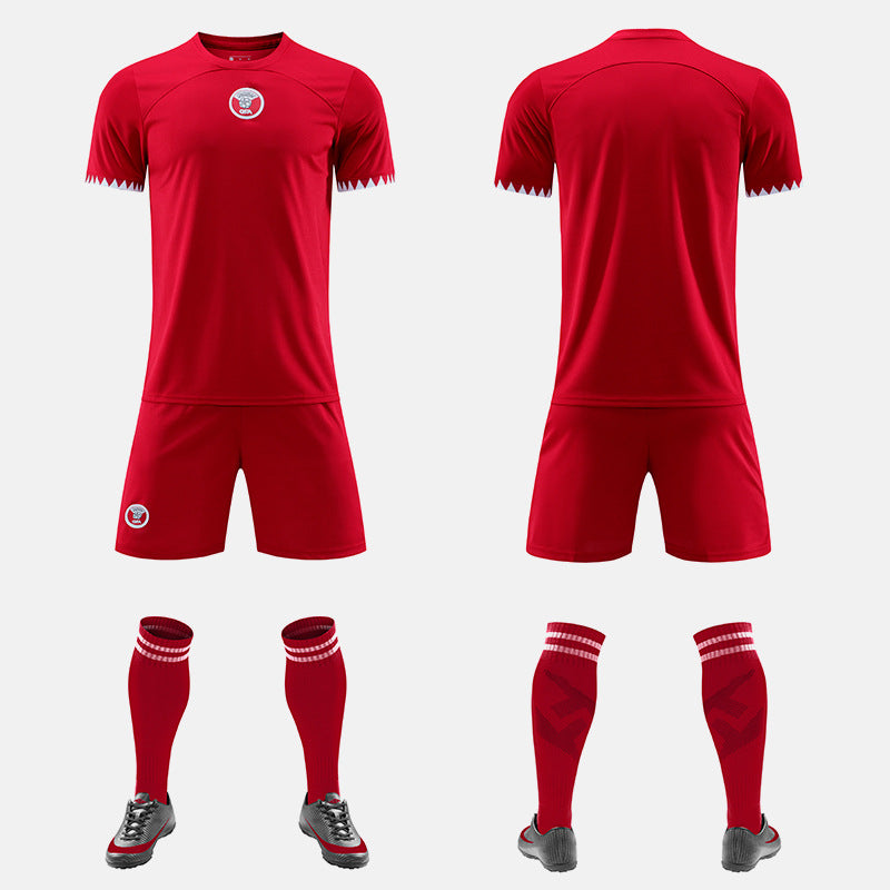 Ensemble de Maillots de Football – Uruguay , Qatar , Italie et Clubs : Liverpool , Chelsea (Domicile et Extérieur)