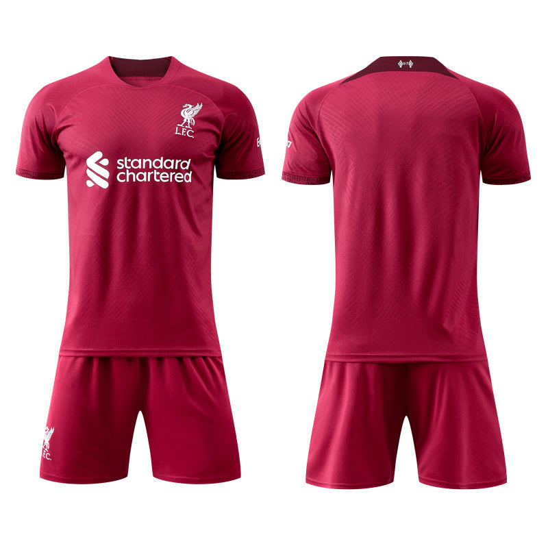 Ensemble de Maillots de Football – Uruguay , Qatar , Italie et Clubs : Liverpool , Chelsea (Domicile et Extérieur)