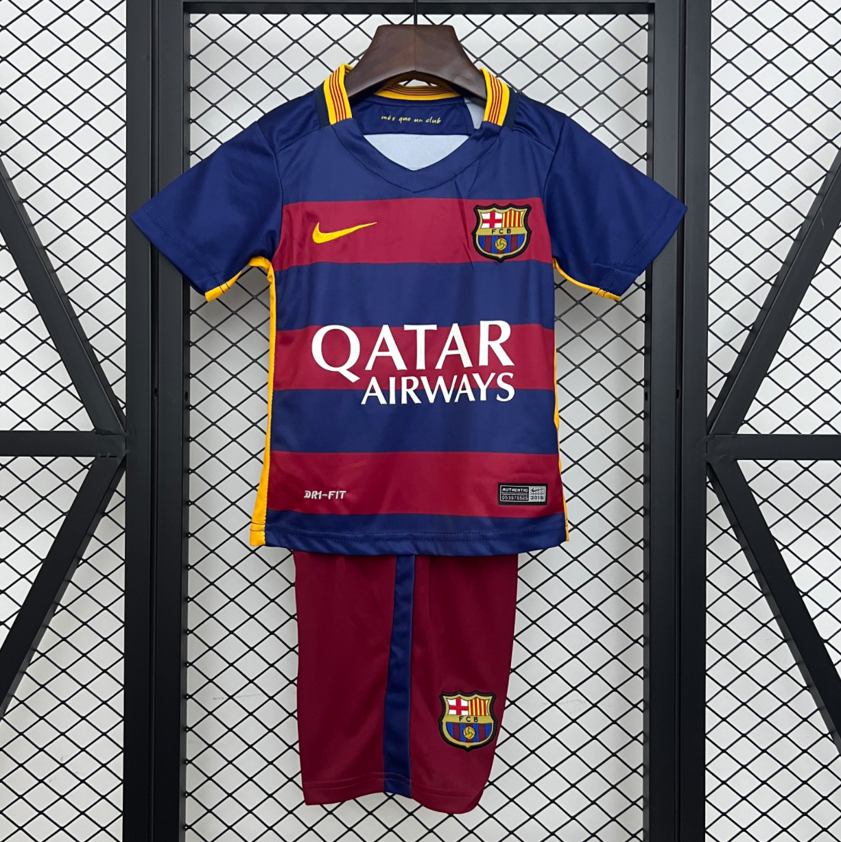 Barcelona 15/16 home