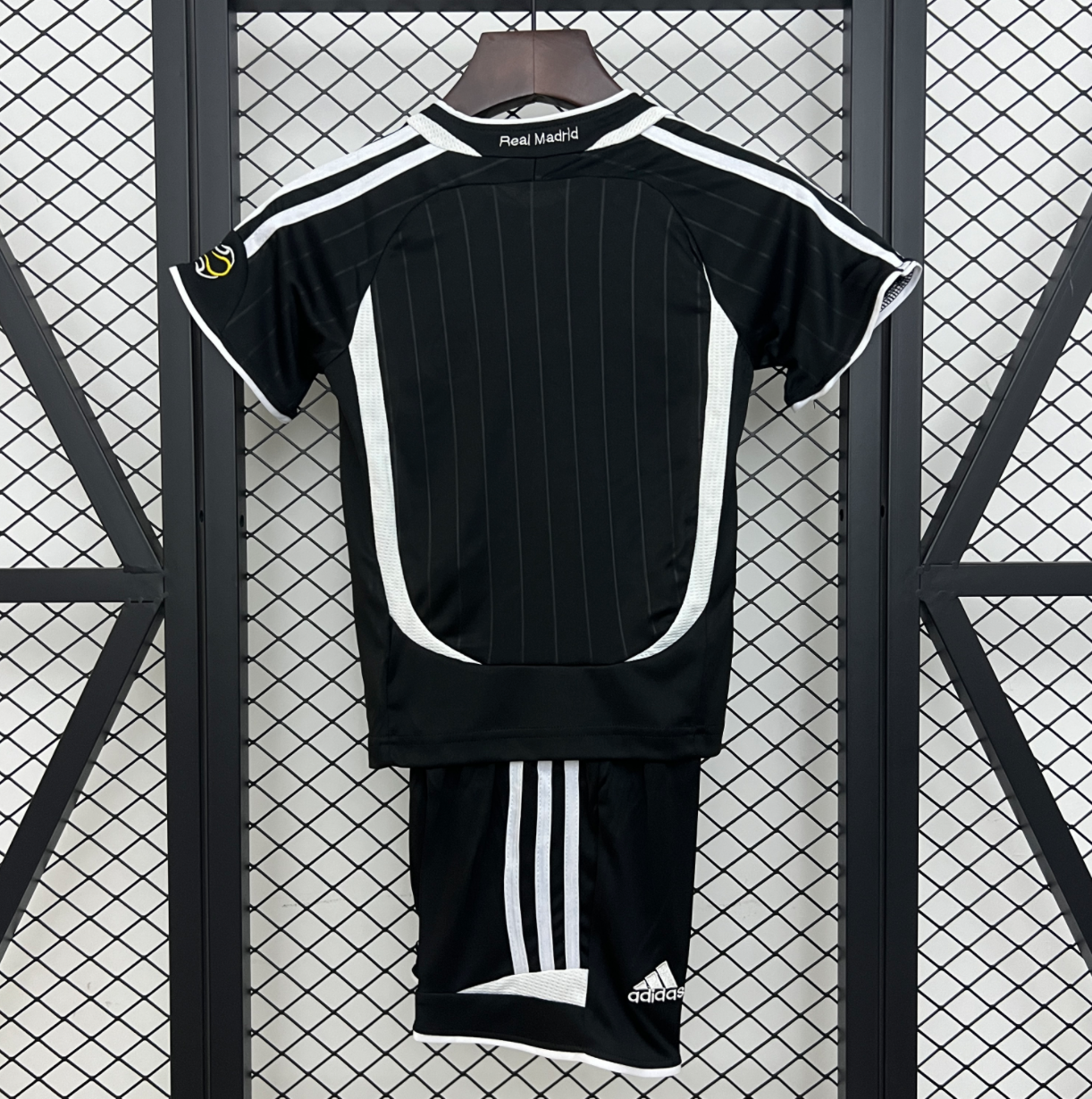 Real Madrid 06/07 away