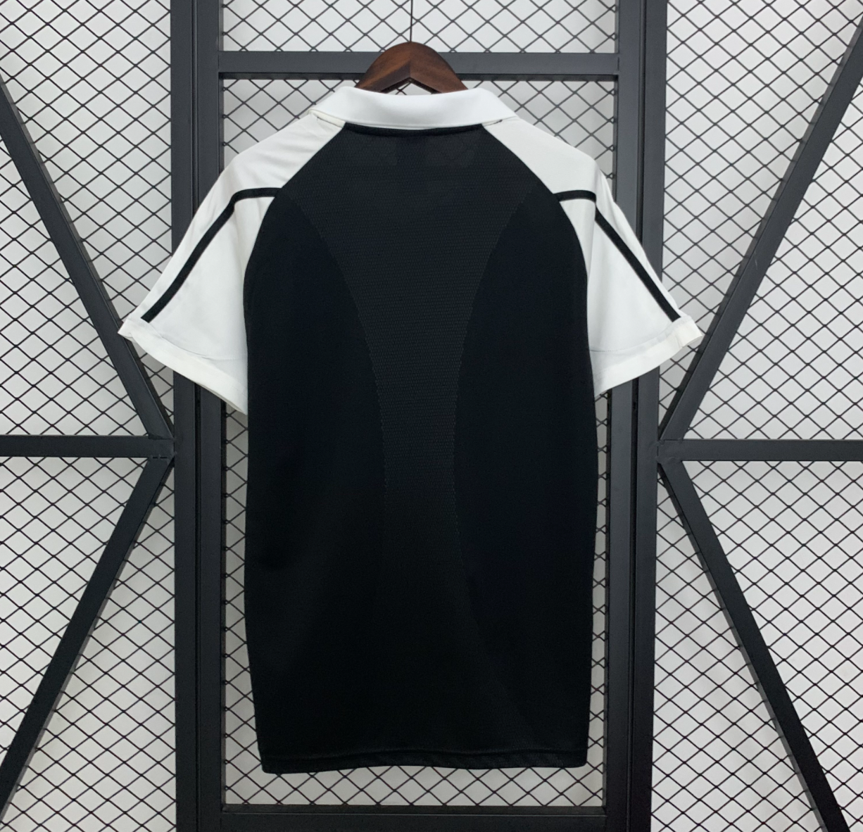 Real Madrid 01/02 Away