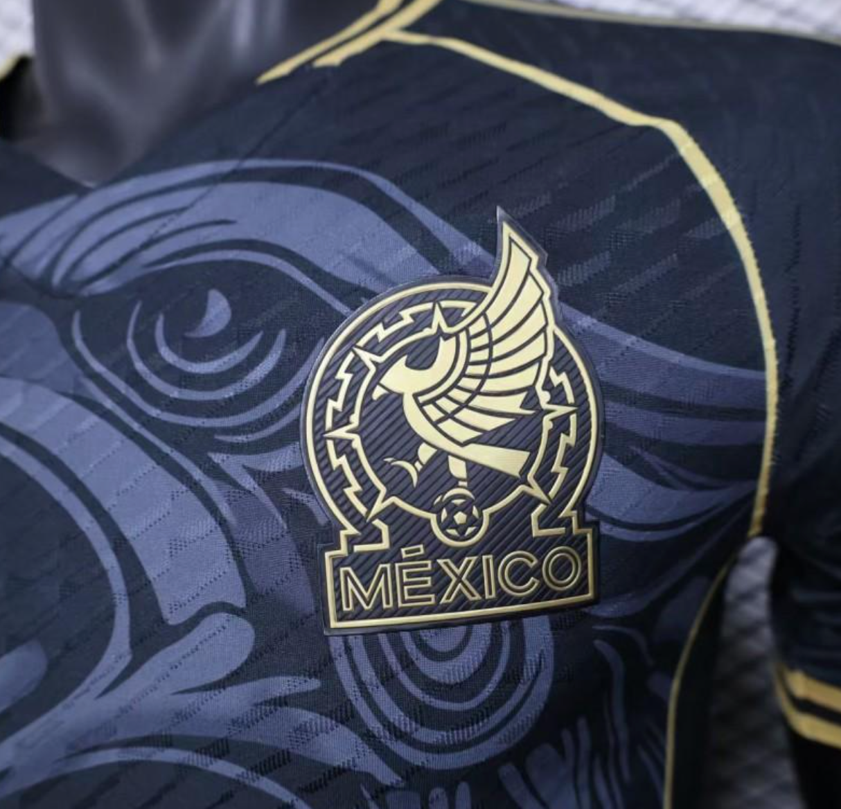 Player Version 2025 Mexico Black with Eagle Feather