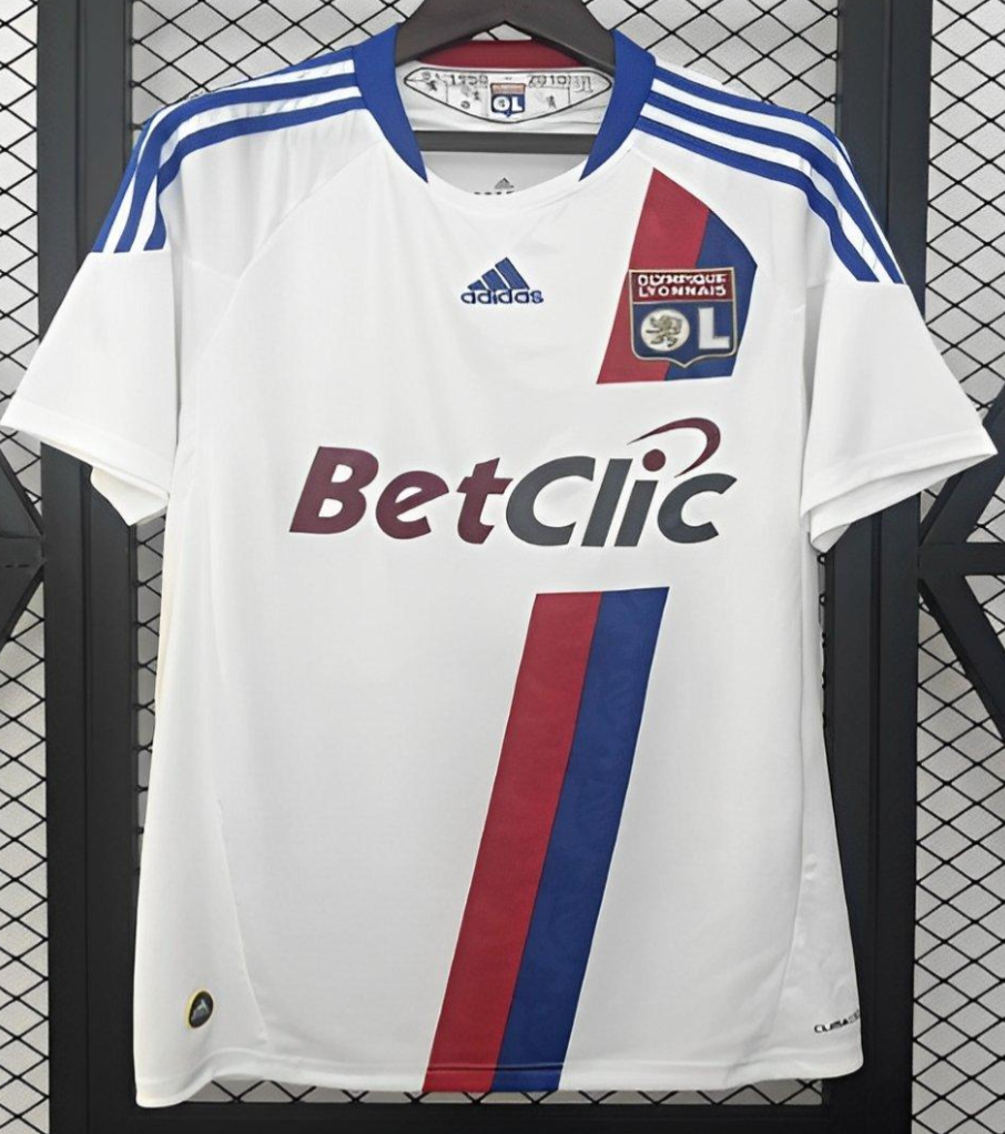 10/11 Lyon Home