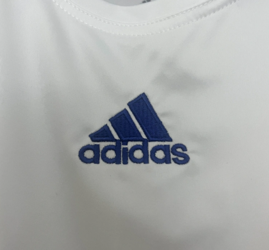 10/11 Lyon Home