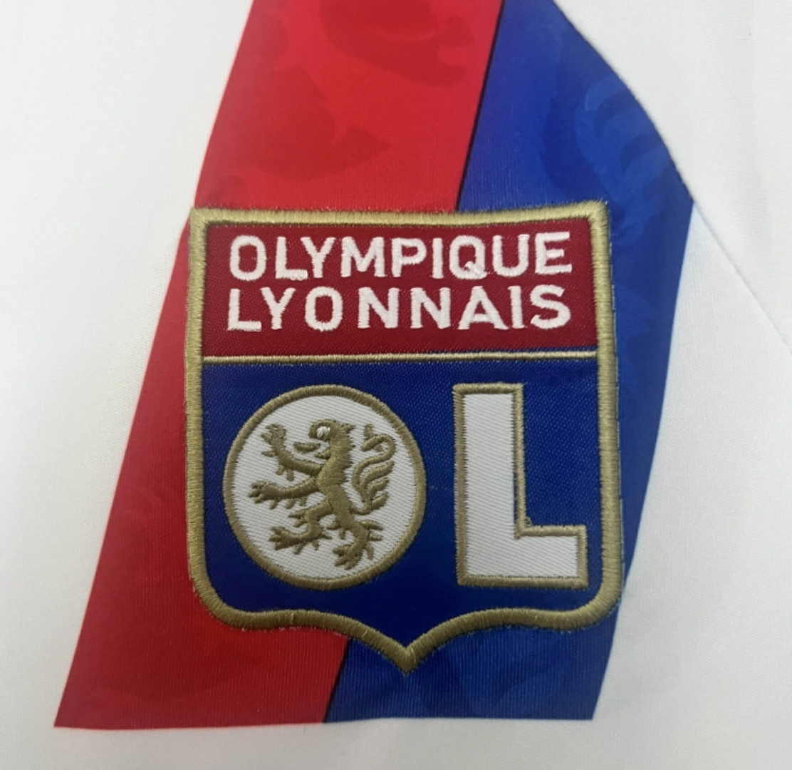 10/11 Lyon Home