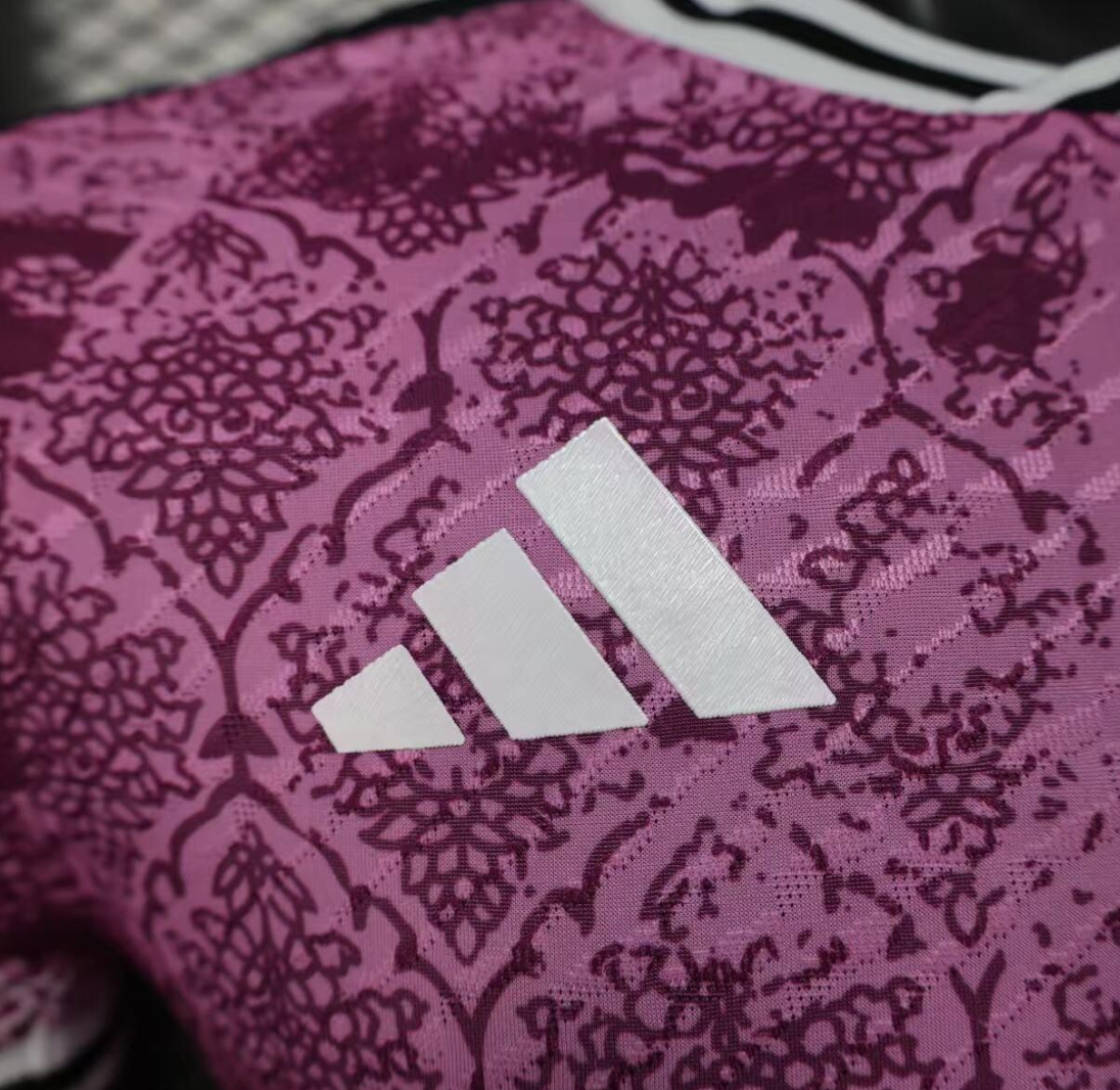 Version 25/26 Real Madrid Purple Pre-Match