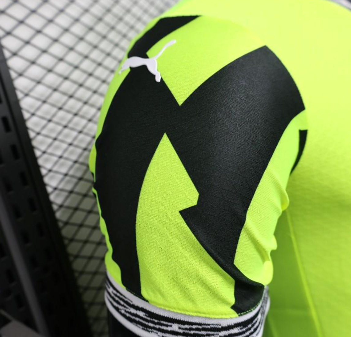 25/26  Borussia Dortmund Neon Green Home Jersey with 1&1 Sponsor