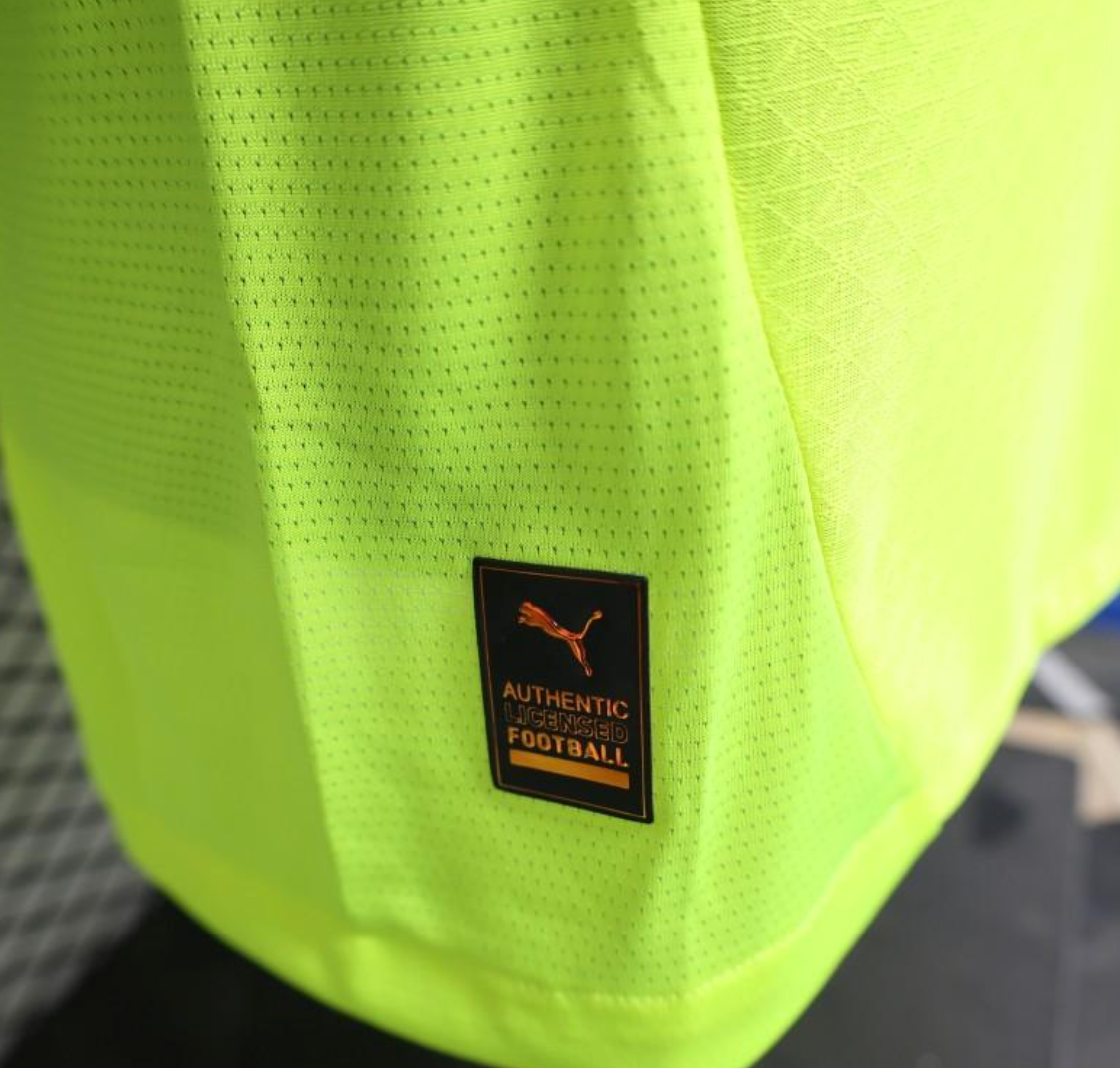 25/26  Borussia Dortmund Neon Green Home Jersey with 1&1 Sponsor