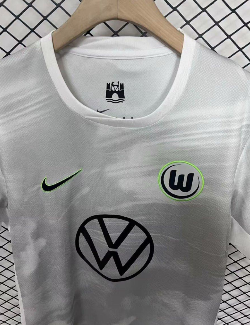 25/26 Wolfsburg Away