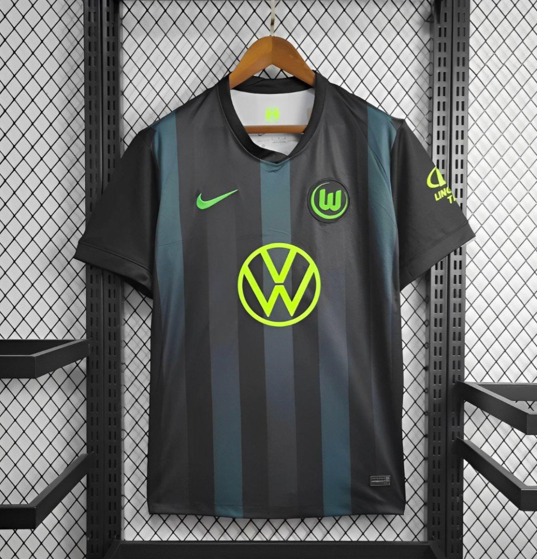 24/25 Wolfsburg Away