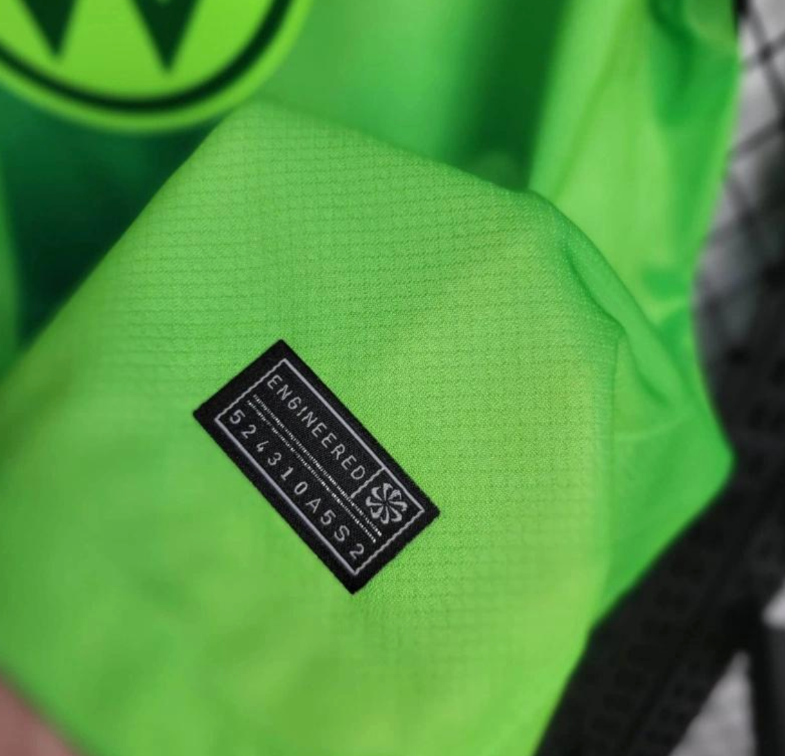 24/25 Wolfsburg Home