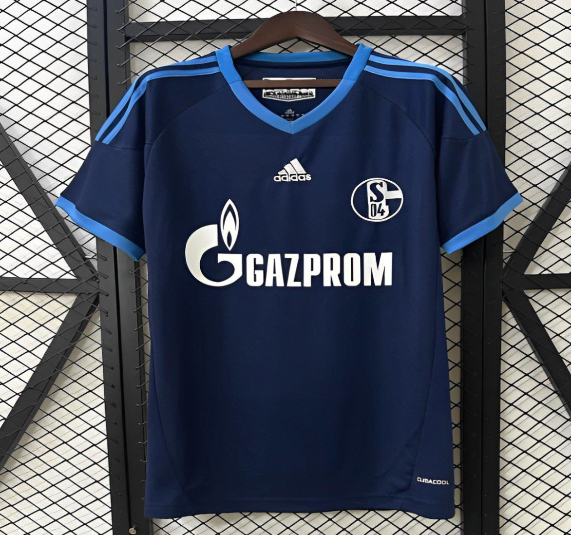 10/11 Schalke 04 Away