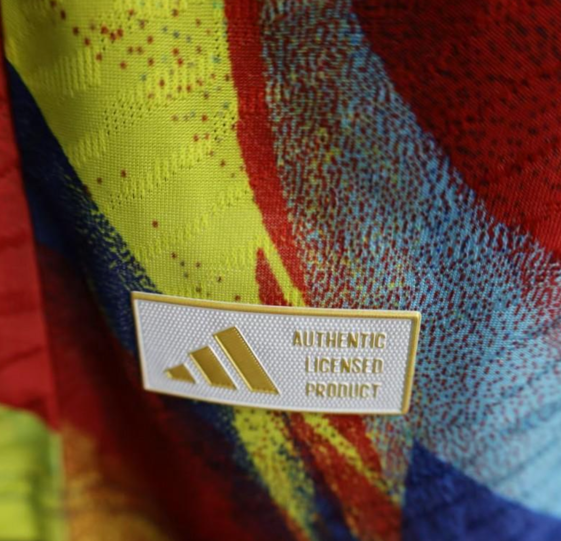 2023/24 Arsenal FC Pre-Match Colorful Geometric Pattern