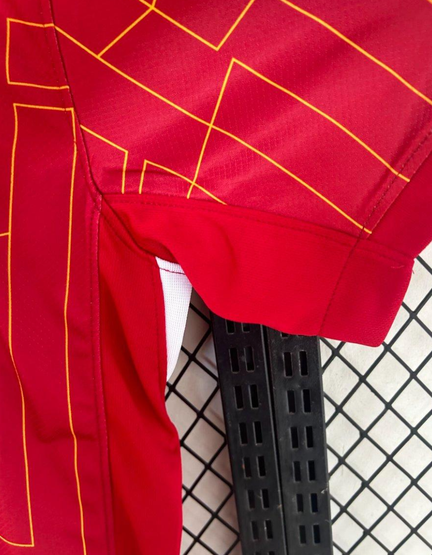 24/25 Liverpool Home