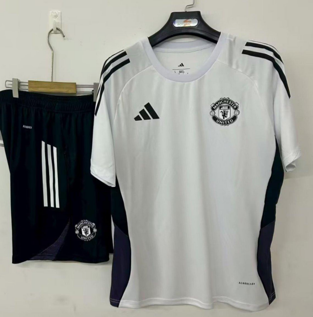 25/26 Manchester United Pre-Match Training Jersey White+ Shorts