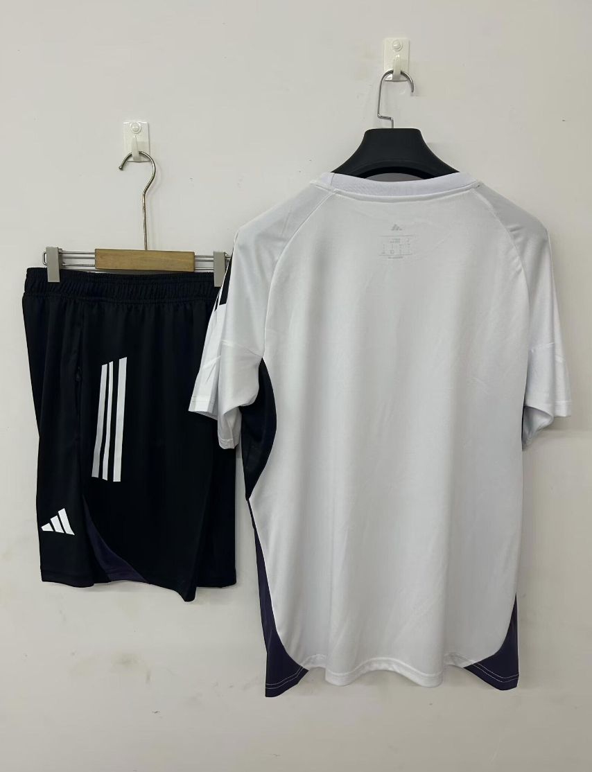 25/26 Manchester United Pre-Match Training Jersey White+ Shorts
