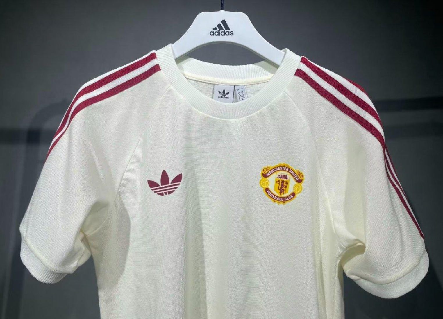 24/25 Manchester United Cotton Beige