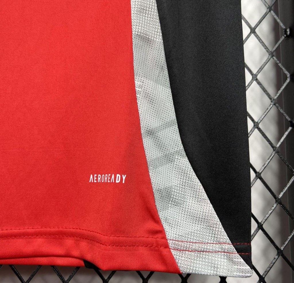 24/25 Manchester United Red Pre-match Training