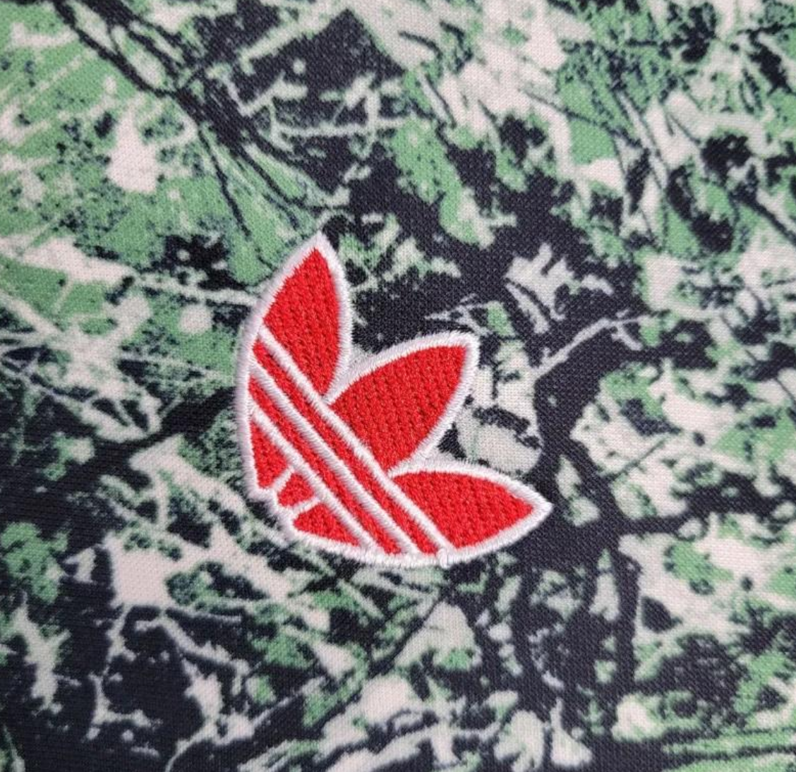 24/25 Kids Manchester United F.C X Stone Roses Icon