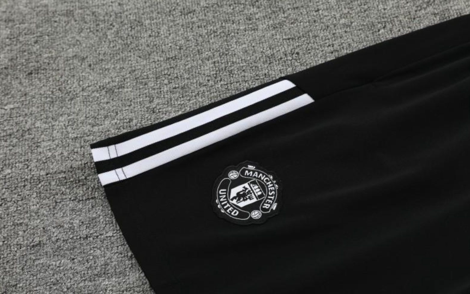 24/25 Manchester United Black Short Sleeve Jersey+Shorts