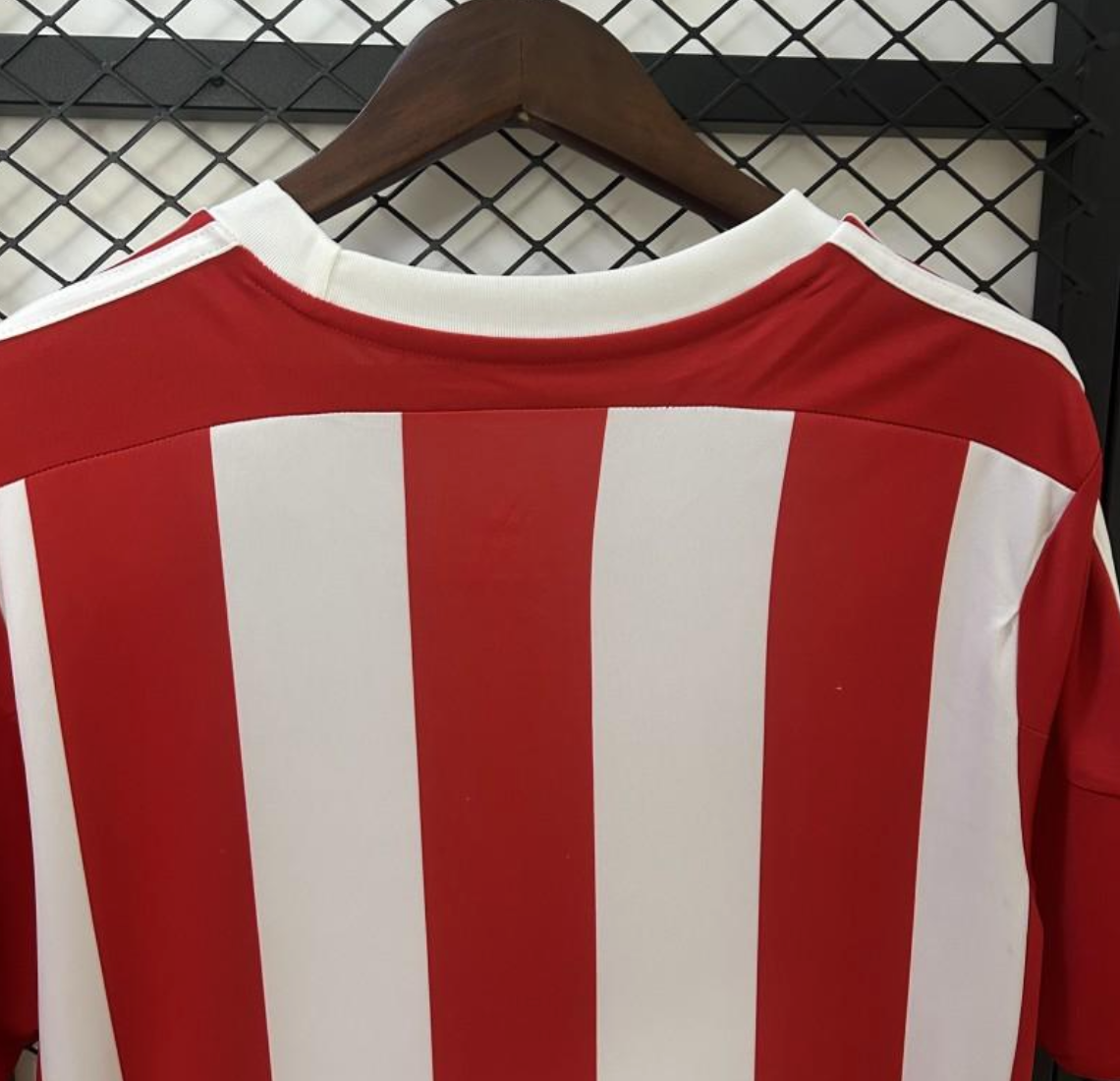 15/16 Retro Southampton Home