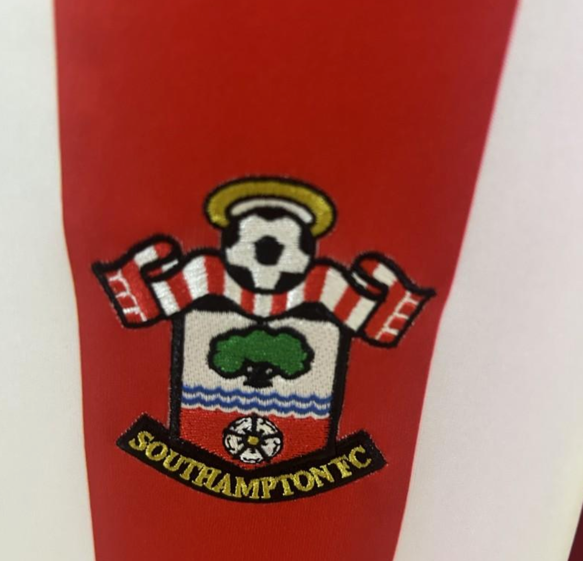 15/16 Retro Southampton Home