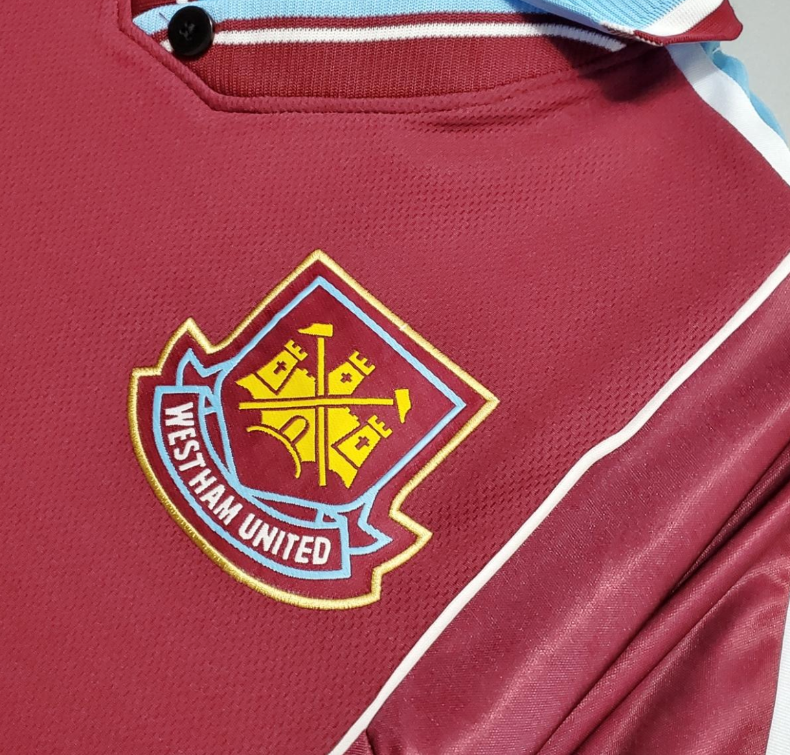 99/01 West Ham United Home